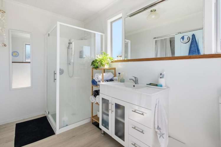 21 Whenuariri Place Maketu_17