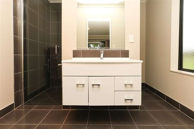 96 Marshmeadow Road Newstead_16