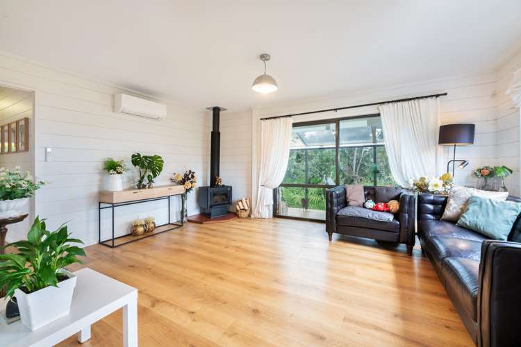 141 Attwood Road Paremoremo_9