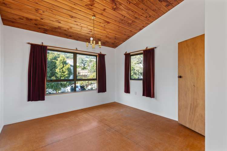 5 Kinloch Place Papakowhai_5