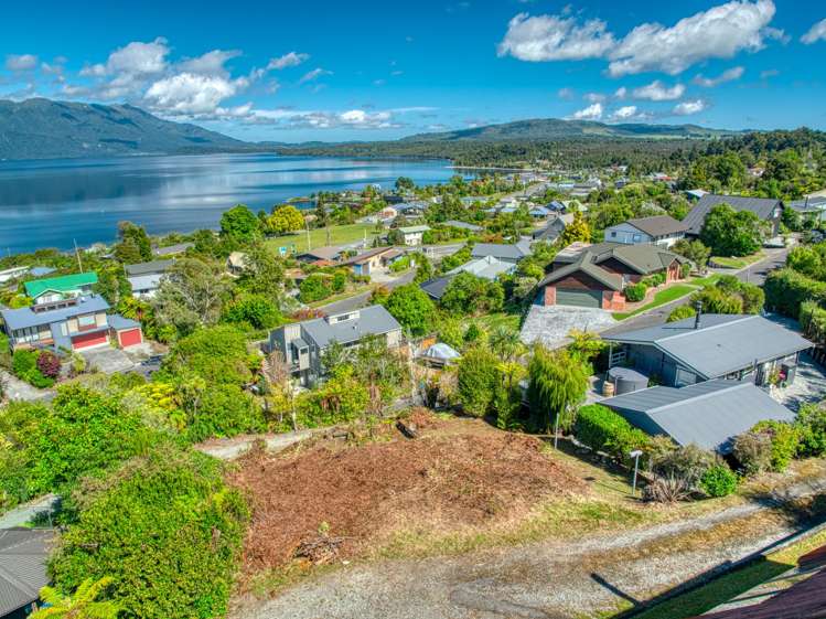 8 Ivy Terrace Moana_18