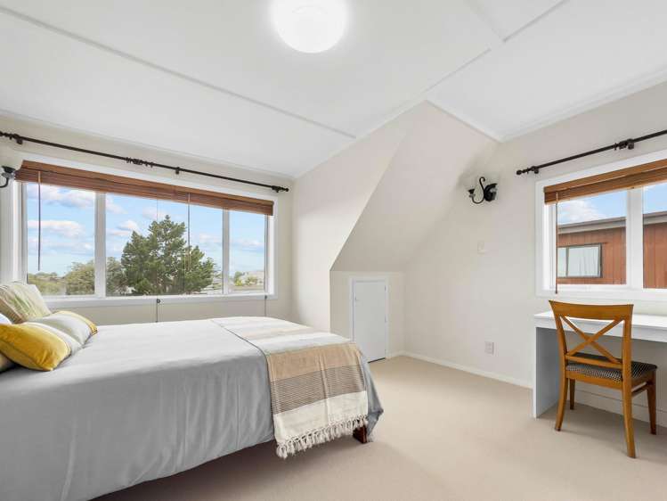 73C East Coast Road Castor Bay_32