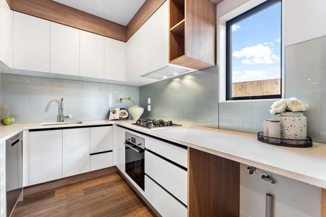 5/2 Chapman Road Te Atatu Peninsula_1