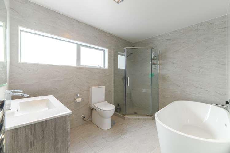 20D Kelwyn Road Kelston_18