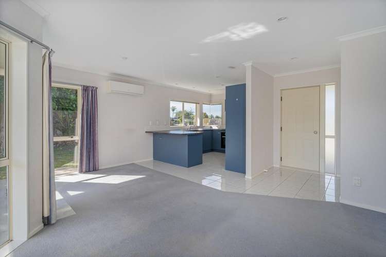 33 Hawk Hill Crescent Cooks Beach_8