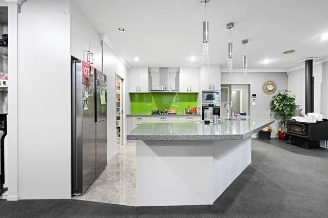 14 Castleton Way 2743_2