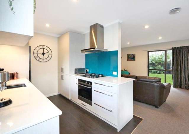 B/811 Cook Place 10495_2