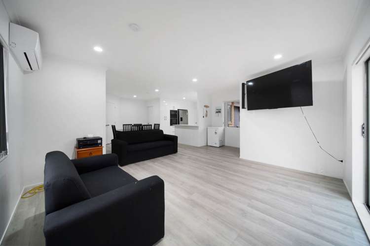 2/8 Pono Place Waiuku_5