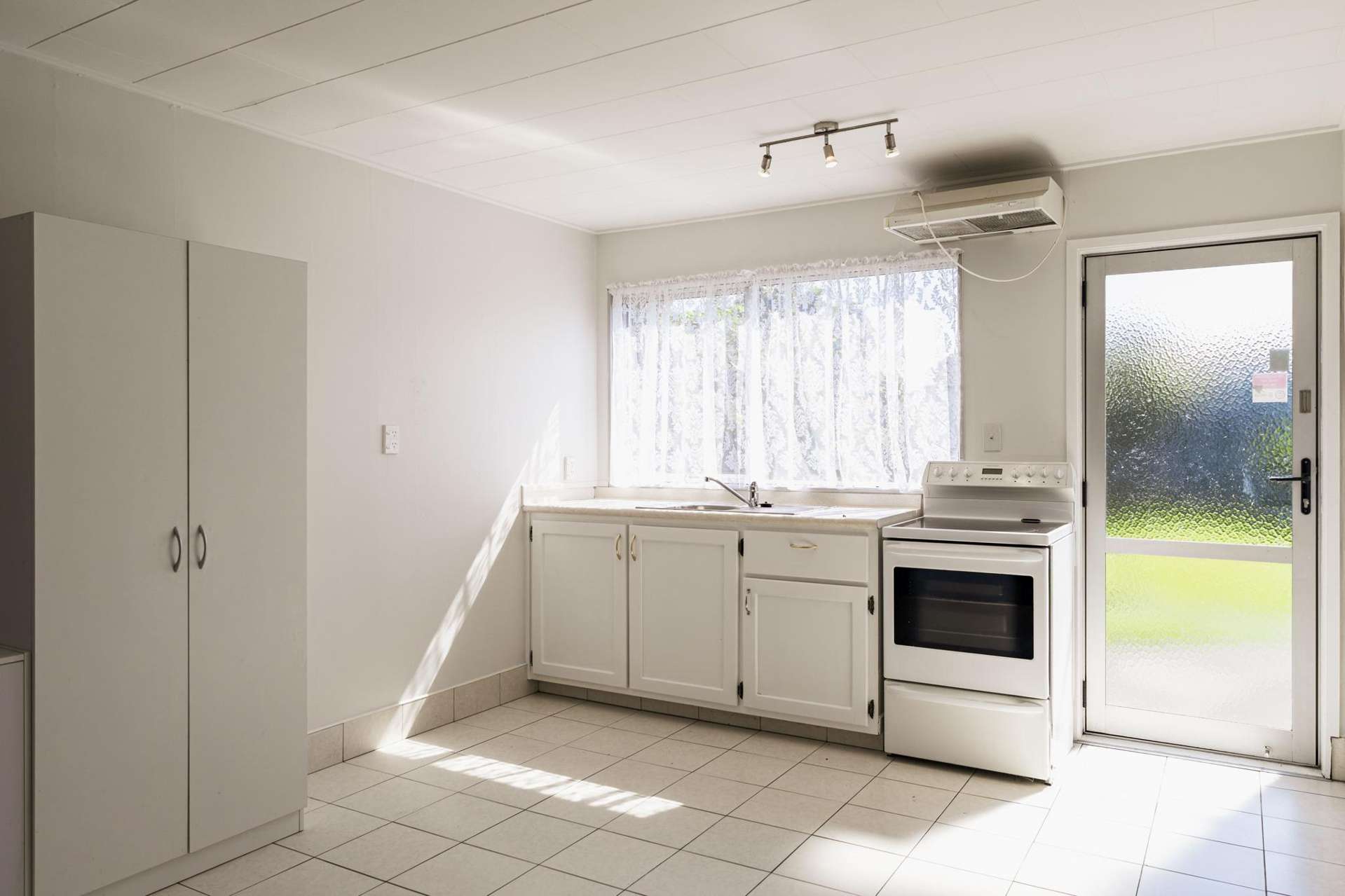 8 Winchester Place Tamatea_0