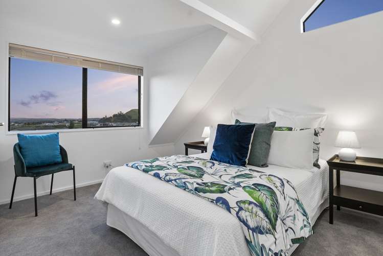 2/184 Norman Lesser Drive Saint Johns_14