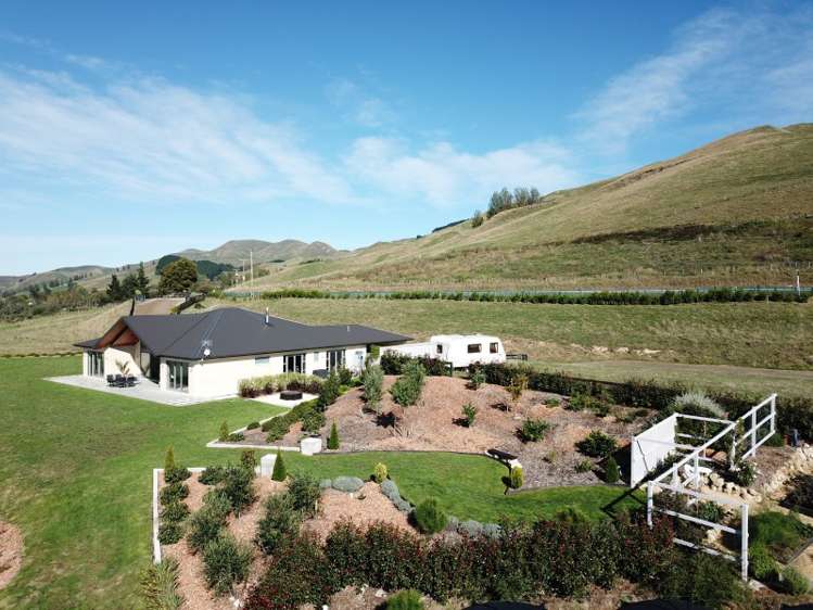 2369 Middle Road Poukawa_25