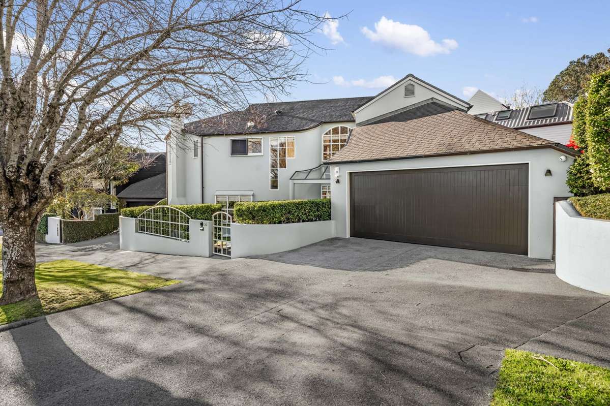 2/2 Martin Avenue_0