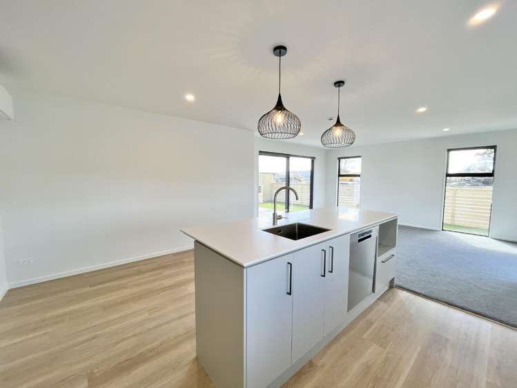39 Rita Angus Road 10145_1