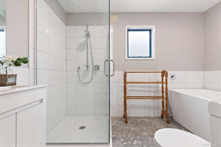 94 Knights Road Rothesay Bay_13