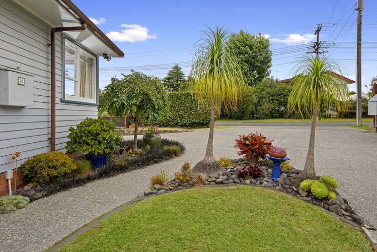 90 Tiroroa Avenue Te Atatu South_1