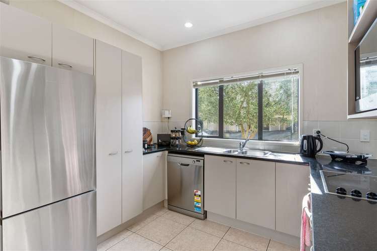 7 Skip Lane East Tamaki_10