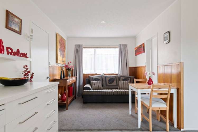 2/32 Nikau Street Stoke_9