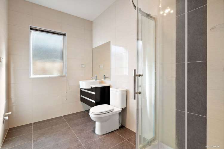 79 Valderama Drive Flat Bush_5