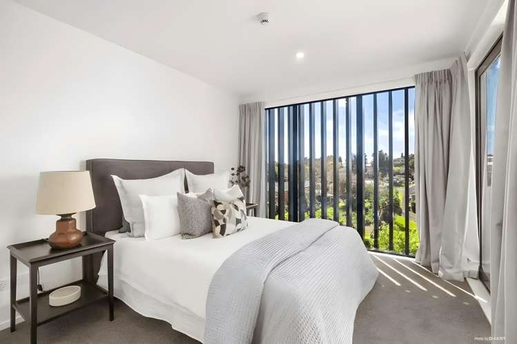 210/8 Thompson Park Road Mount Wellington_9
