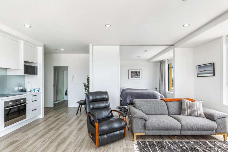 1010/20 Mccrae Way New Lynn_5