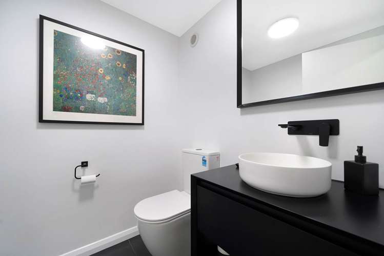 19 Hollywood Avenue Titirangi_17