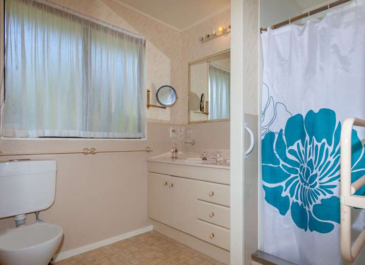 2 Chestnut Grove Tairua_16