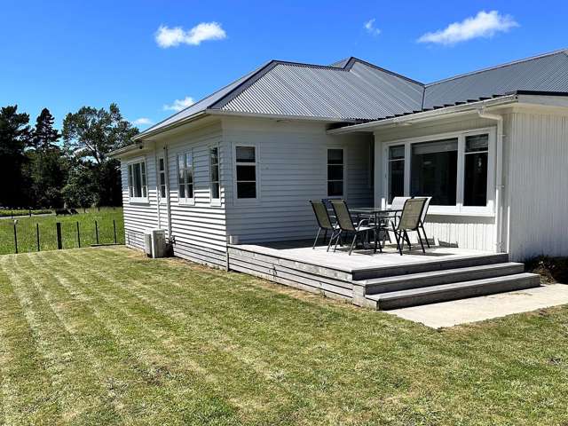 Tidy sunny home with great kitchen