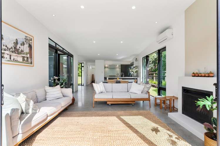 8 Erangi Place Bethells Beach_7