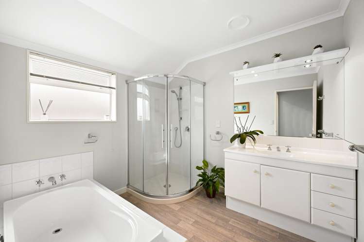 56 Ayrshire Drive Grandview Heights_13