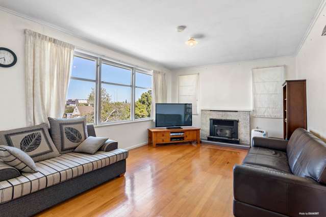 605 Glenfield Road Totara Vale_2