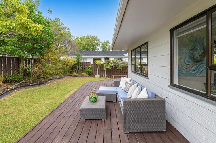 15A Tetrarch Place Totara Vale_17