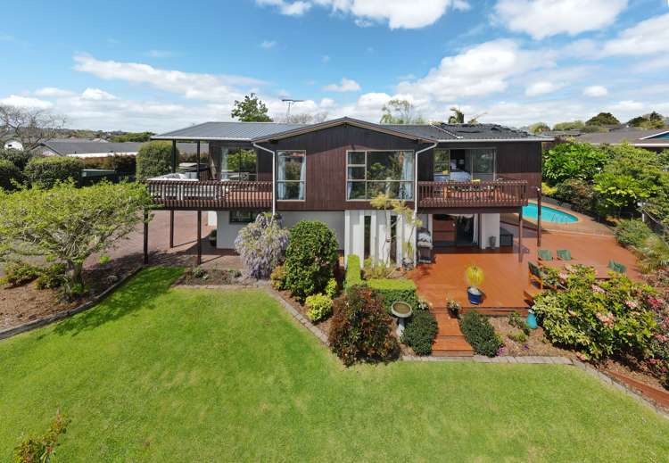 8 Estelle Place Farm Cove_32