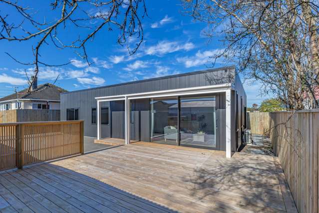 Funky BRAND NEW townhouse!!