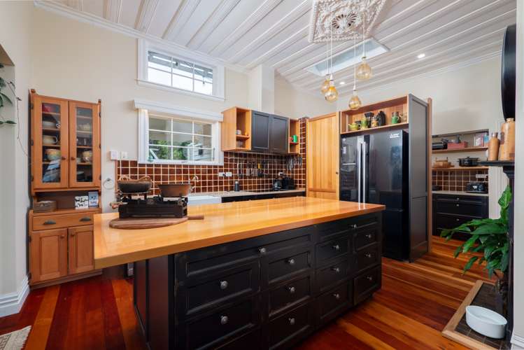 9 Robertson Street_5
