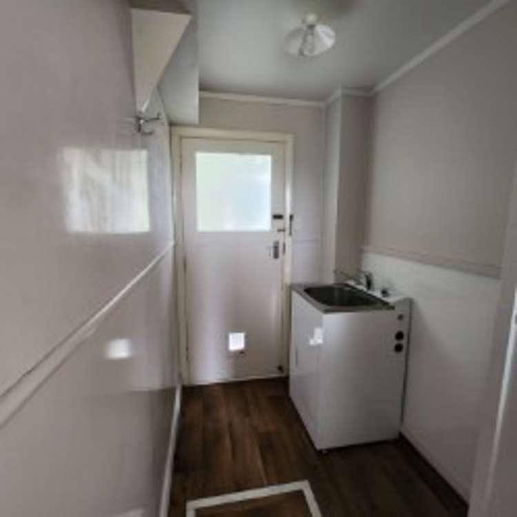 22 Devon Crescent 10985_6