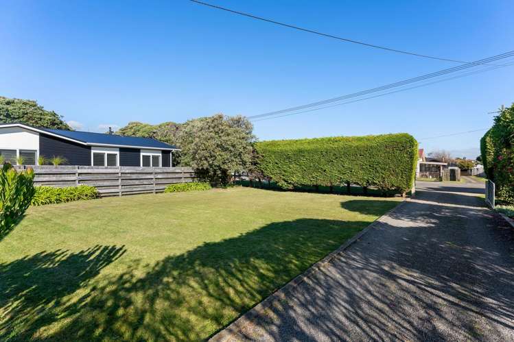 8 Manuka Street Otaki Beach_31
