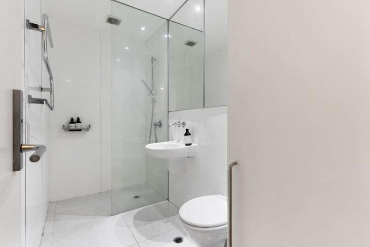 306/22 Fisher-Point Drive Freemans Bay_10