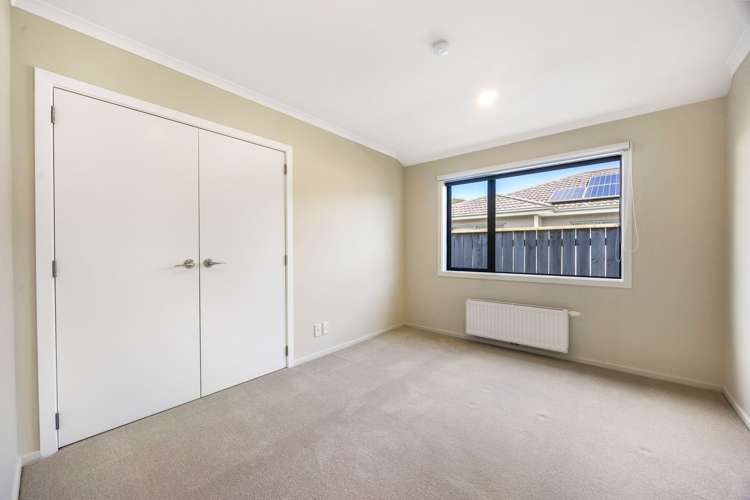 13 Henrietta Maxwell Grove Wainuiomata_11