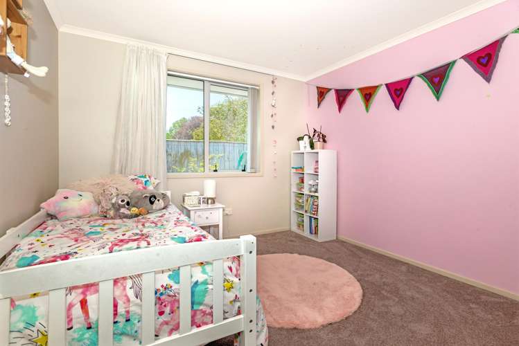 49 Sterling Park Lytton West_11