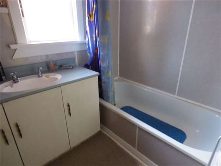 12 Cossens Street Balclutha_14