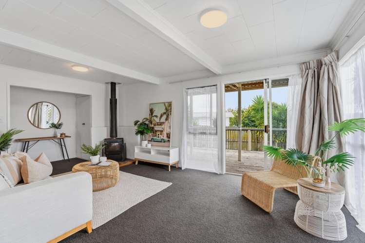 9 Paramount Parade_1