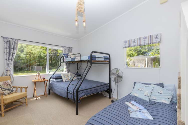 7 Birds Beach Road Tapora_12