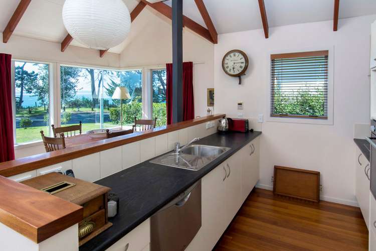 62 Marine Parade Mellons Bay_13