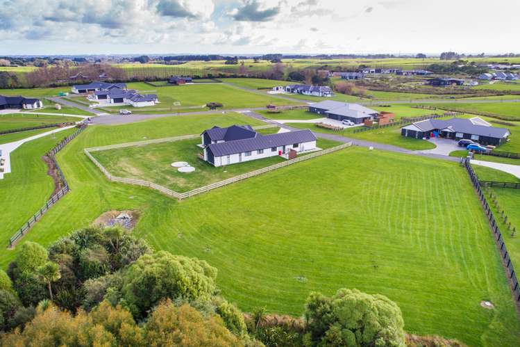 62 Hartwell Drive Kelvin Grove_1