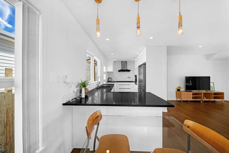 640 Beach Road Browns Bay_7