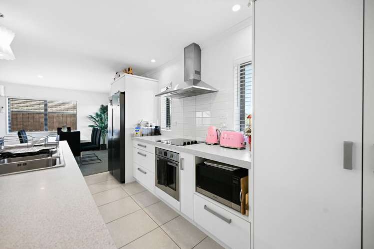 56 Farnborough Drive Grandview Heights_4