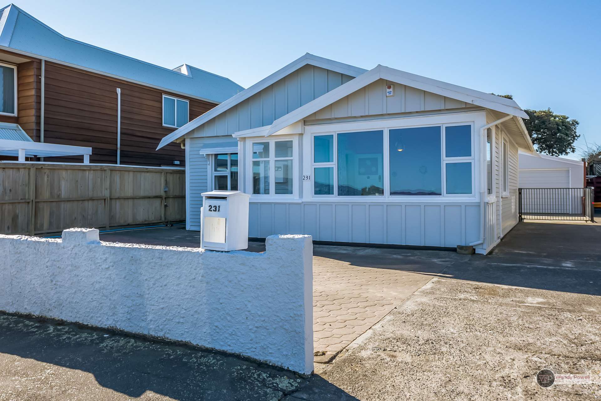 231 The Esplanade Petone_0