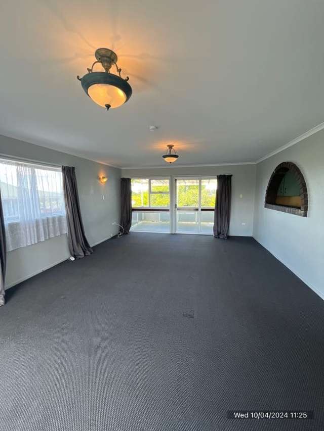 16 Homelands Avenue 10643_4