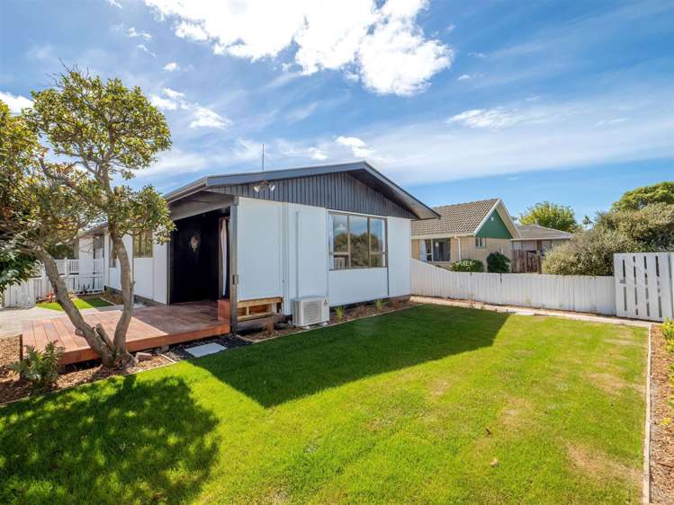 8A Queenspark Drive_0