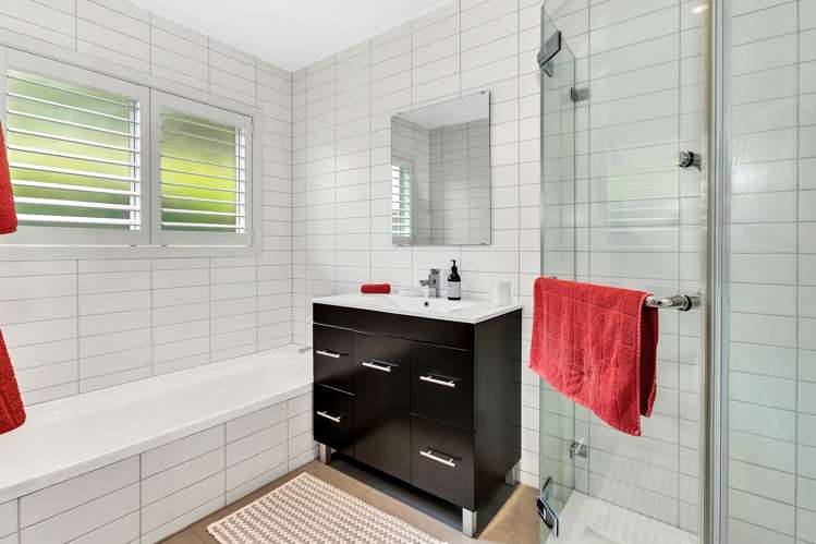 2/15 Newell Street Point Chevalier_16